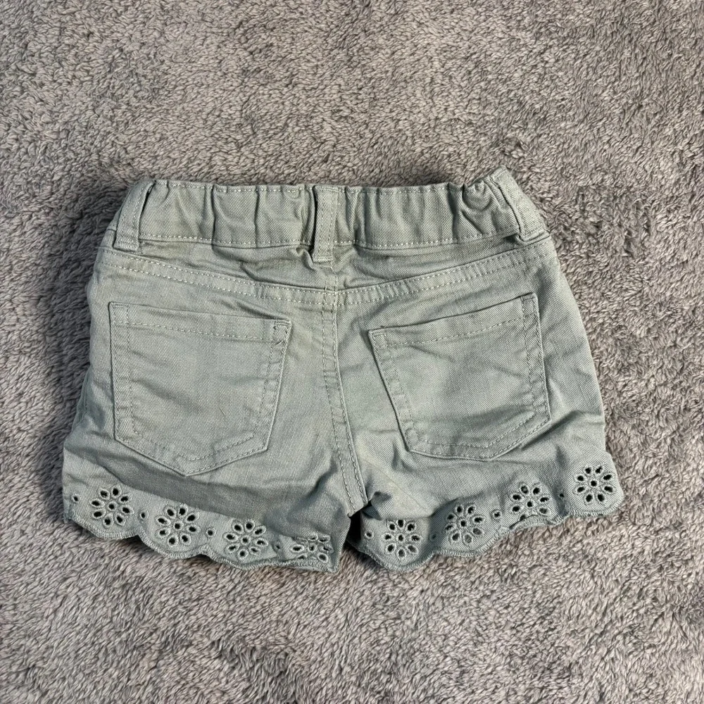 OshKosh B'gosh Toddler Girls Sage Green Eyelet Scalloped Hem Shorts 3T